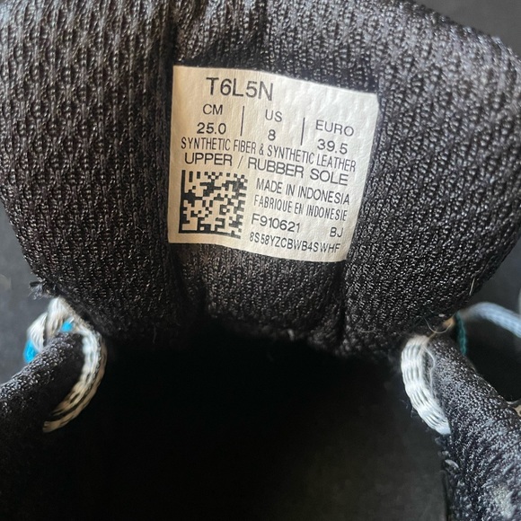 Brand new ASICS - Picture 5 of 9